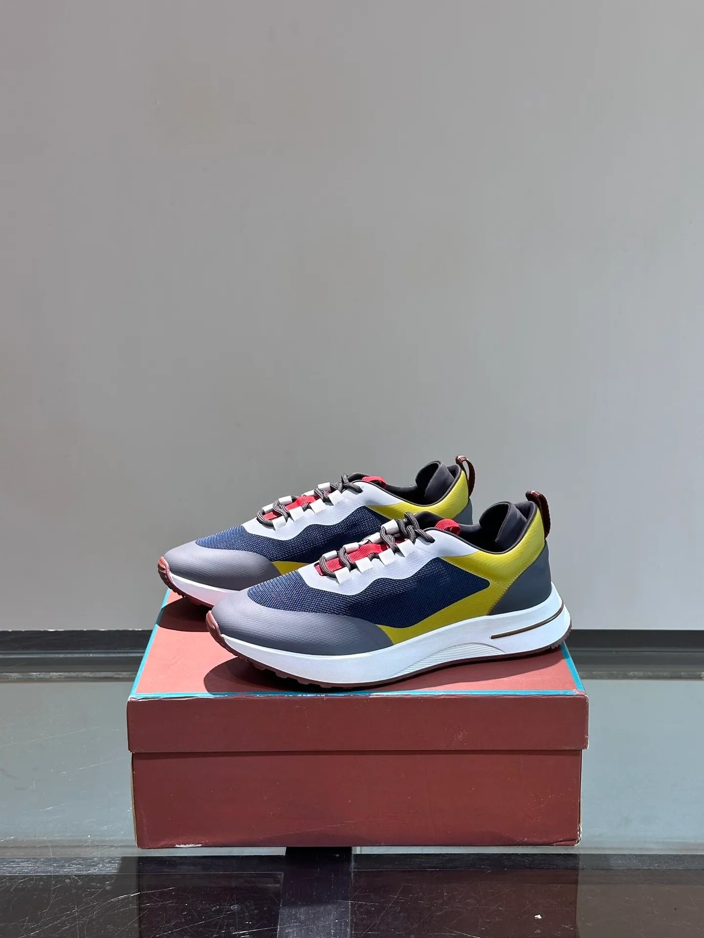 Factory price: 540💰Loro men's shoes💰iana niche Loro classic jogging shoes, men's lace-up casual shoes and sneakers, high-quality lightweight and comfortable fabrics, suitable for outdoor leisure, the color scheme is young and energetic, and it looks great with sportswear or casual suits! Size: 39-45 (46 customized)